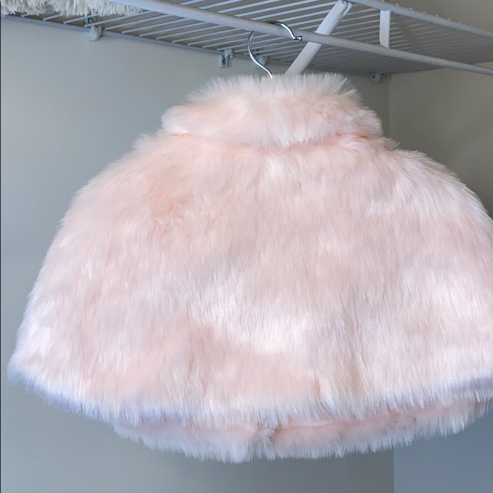 Fur Cape - Picture 2 of 2